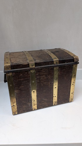 Vintage brass banded oak - brass,