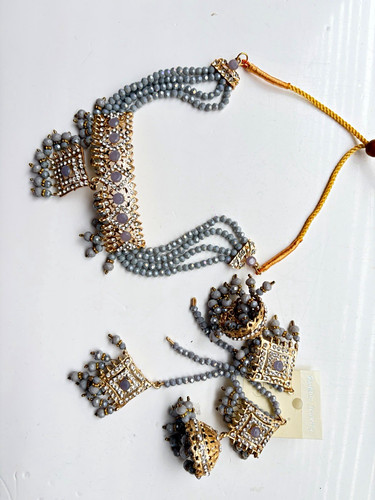 Grey crystal gold plated - grey,