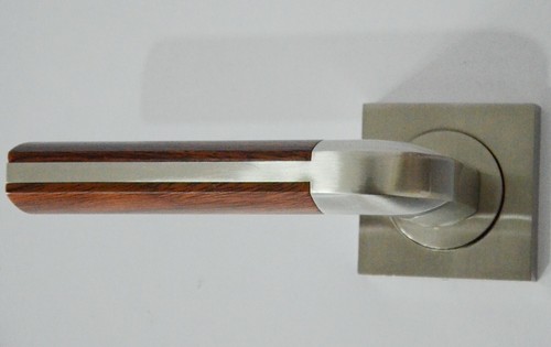 Internal external door handle - internal/external,
