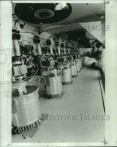 1976 press photo microwave - press,