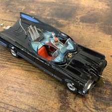 VINTAGE CORGI TOYS 267 BATMOBILE + BATMAN FIGURE TOW HOOK VERSION DIECAST MODEL