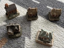 Lilliput Lane Miniatures Detailed Ceramic Cottages Collection Of Four Unboxed