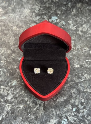 0ct vvs1 diamond - 2.0ct/, moissanite