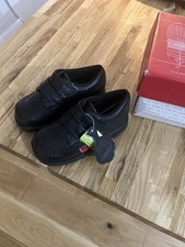 Boys Kickers Shoes Size 6 (