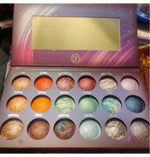 BH Cosmetics Galaxy Chic Baked
