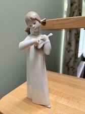 Lladro figurine girl - figurine,