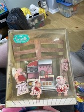 Mattel Furryville Pigs Kitchen