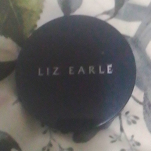 Liz earle face powder compact - powder,