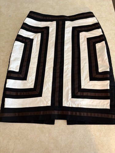 White house black market size - white,