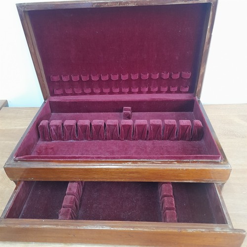 Vintage empty wooden canteen - vintage,