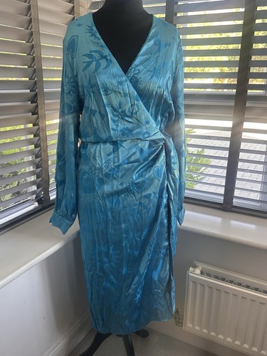 Never fully dressed turquoise - never,