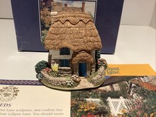 Lilliput Lane -~bumble Bee