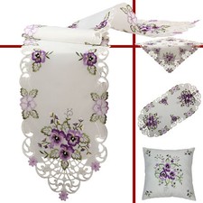 Pansy Table runner Doily