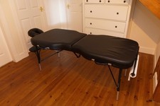Oakworks Advanta massage table & accessories in excellent condition 