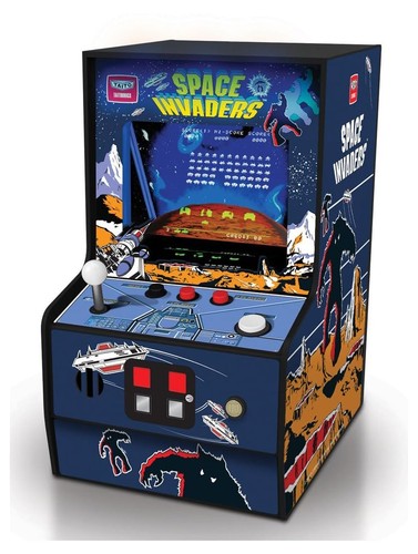 Retro arcade space invaders - arcade,