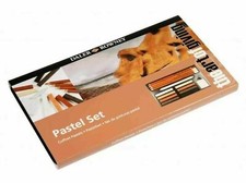 Daler Rowney 14 Piece Artist's