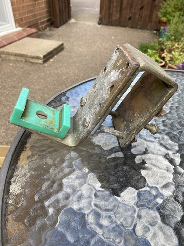 Caravan stabiliser bracket - caravan,