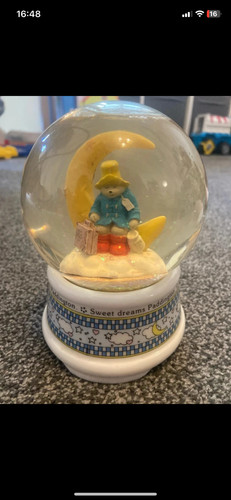 Paddington bear snowglobe - paddington,