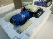 UNIVERSAL HOBBIES 2902 1:16