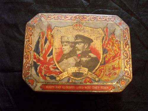 Vintage biscuit tin king - biscuit,