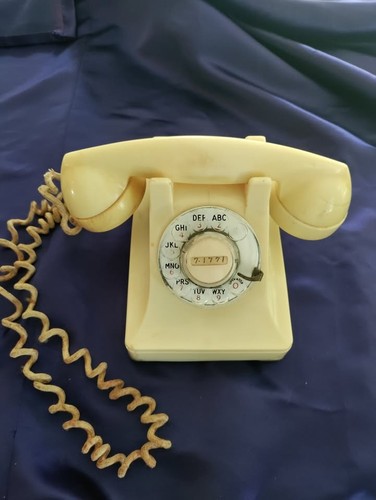 Vintage white 1940 bakelite - vintage, 1940's