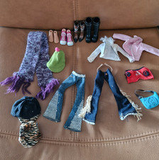 14 items of Bratz Dolls shoes
