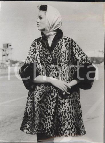 1958 london model wears - london,