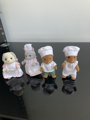 Sylvanian families waitress - families,