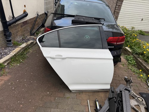 Passat rear drivers door - passat, b8