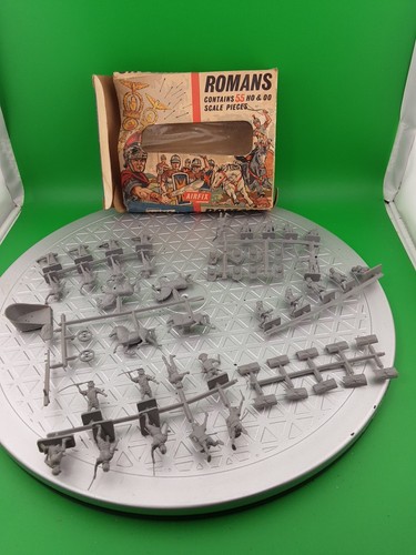 Vintage airfix romans oo - &,