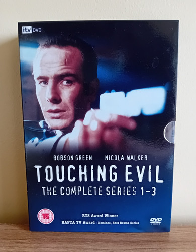 Touching evil the complete - touching,