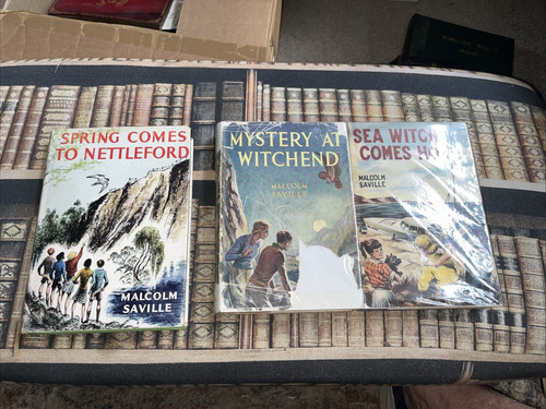 Malcolm saville book bundle - -3,