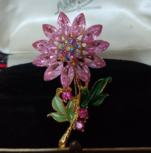 Vintage inspired crystal - vintage, pink