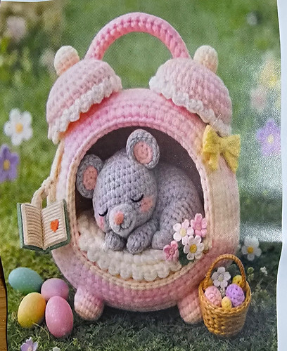 Crochet mouse pink - in, clock