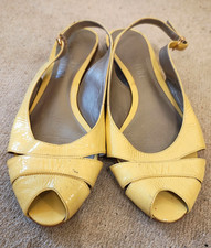 Pair Size 5 CAPOLLINI Vintage