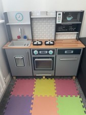 Chad Valley kitchen Set