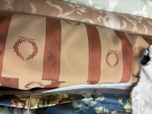 Gold damask roman laurel - gold,