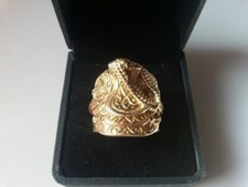 Mens Solid 9ct Yellow Gold Saddle Ring, 375 Fully Hallmarked.