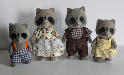Sylvanian families tomy - families,