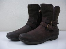 Women's 8.5 M UGG Simmens