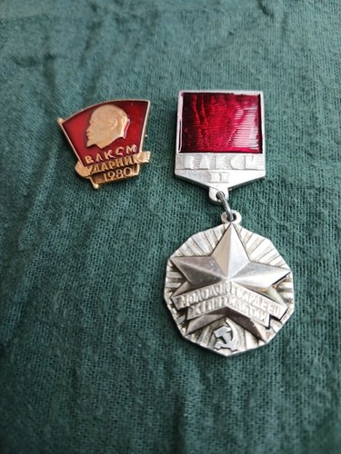 Vintage russian pin badges - vintage,