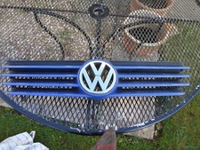 vw polo front grille 6n2 blue complete with badge & backing grille.