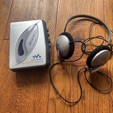 Sony Walkman WM-EX190  Personal Cassette Tape Portable Music Stereo Vintage 1996