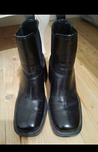 Black snakeskin chelsea - black,