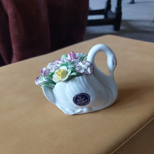 Vintage royal doulton - vintage, swan