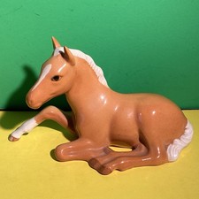 VINTAGE BESWICK PALOMINO LYING FOAL MODEL 915 - PERFECT CONDITION