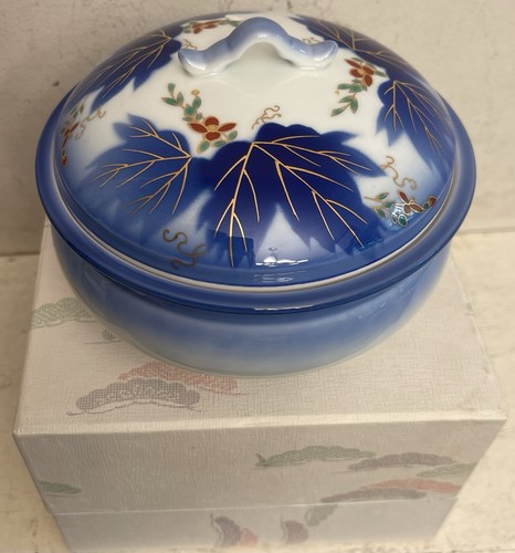 Japanese arita ware - arita-ware, floral