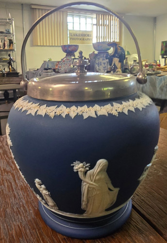 Wedgwood blue jasperware - blue,