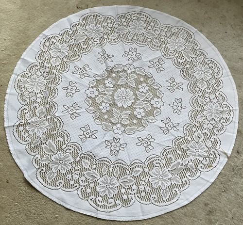 Vintage round white - white, lace