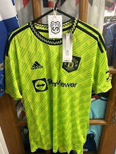 Adults Men’s football shirt original genuine BNWT Man Utd Medium M BNIB